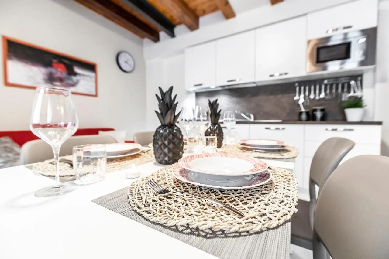 Venetian Superior Apartment R&R 0*, Venice