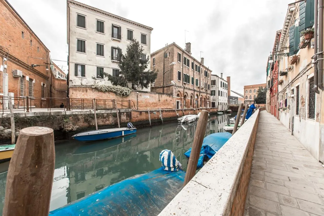 Venetian Superior Apartment R&R Italy