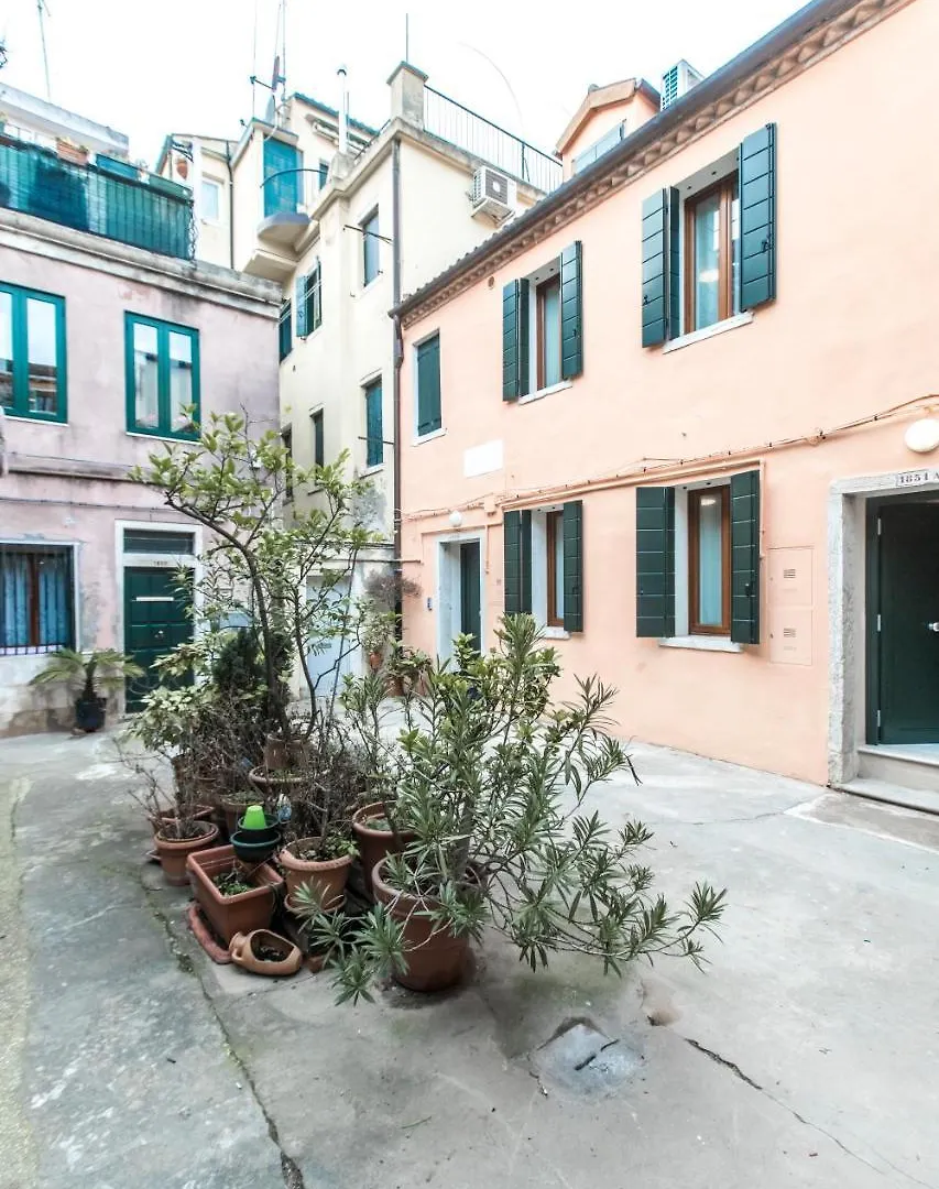 Venetian Superior Apartment R&R Italy